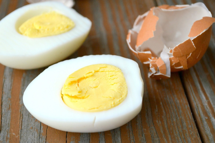 Como descascar ovos cozidos com facilidade