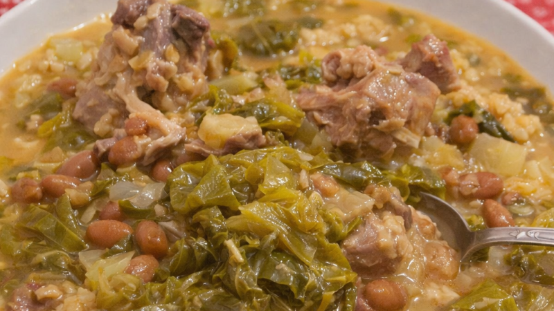 Sopa de Couve e Feijão com Carne