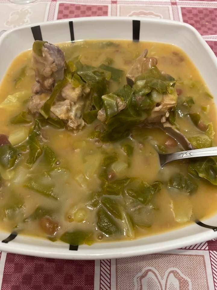 Sopa de Couve e Feijão com Carne