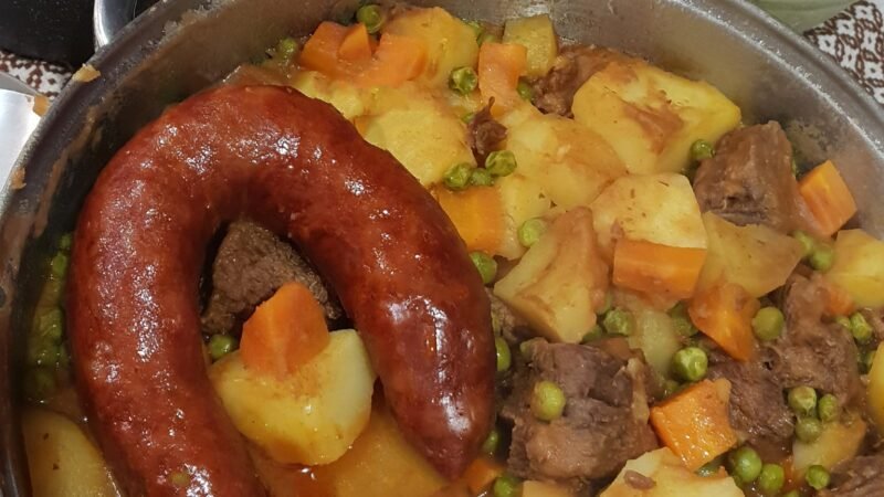 Carne de Vaca Estufada com Legumes e Chouriço