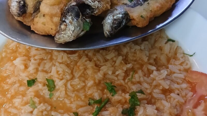 Pataniscas de Sardinha com Arroz Malandrinho