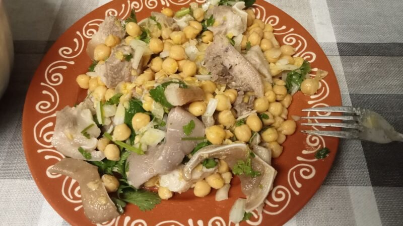 Salada de Orelha de Porco com Grão  – Um Petisco à Moda do Alentejo