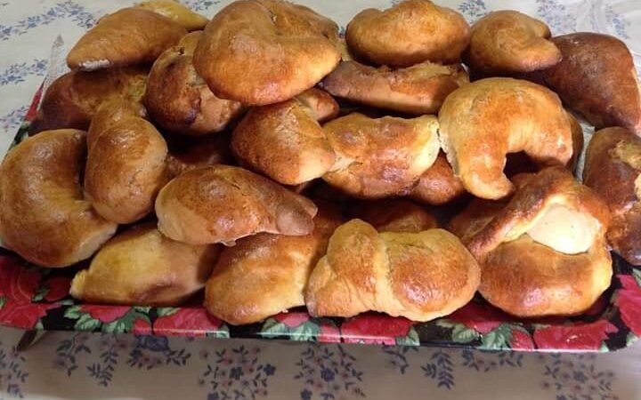 Bolinhos Amassados. Estes bolos são ótimos para saborear com café…