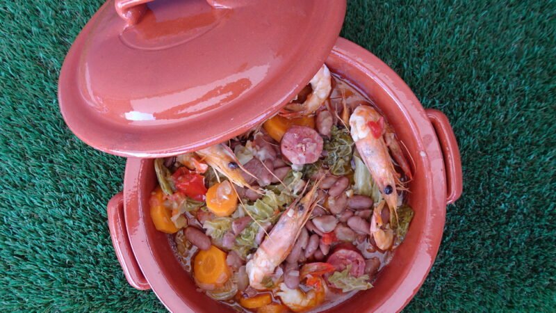 Feijoada de camarão com chouriço