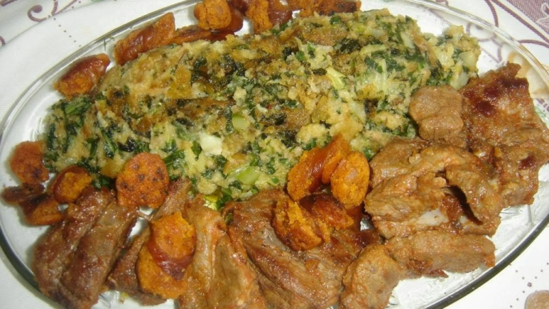 Migas de couve com entrecosto e farinheira