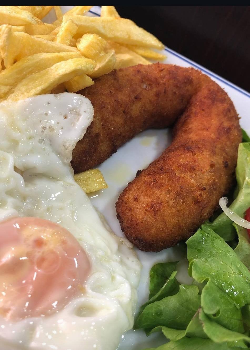 Alheira com Ovo Estrelado: Um Clássico Português Simples e Delicioso