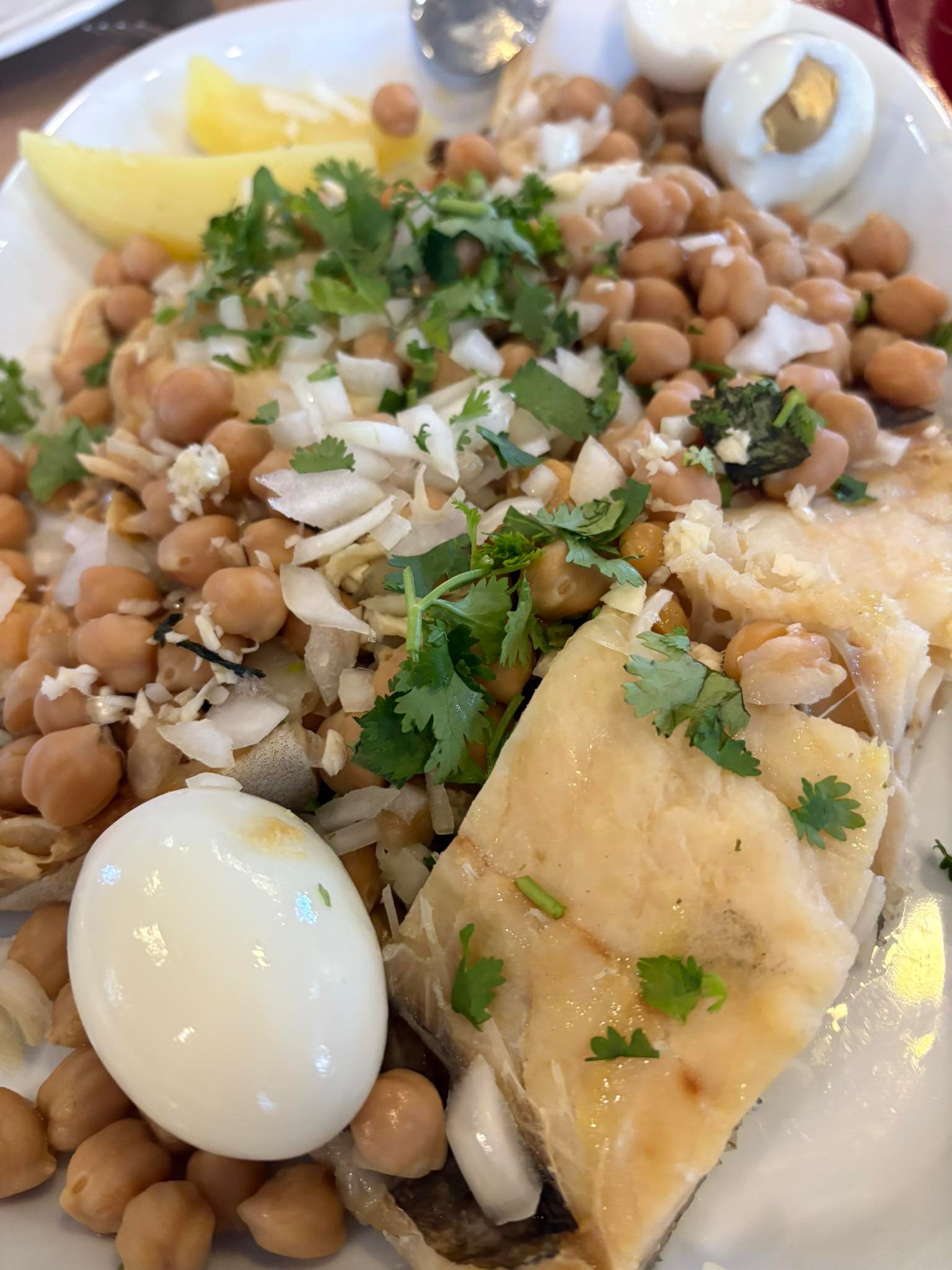 Receita Tradicional: Bacalhau Cozido com Grão e Ovos