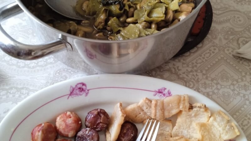 As Favas com Enchidos que vão fazer o teu Domingo saber ao campo