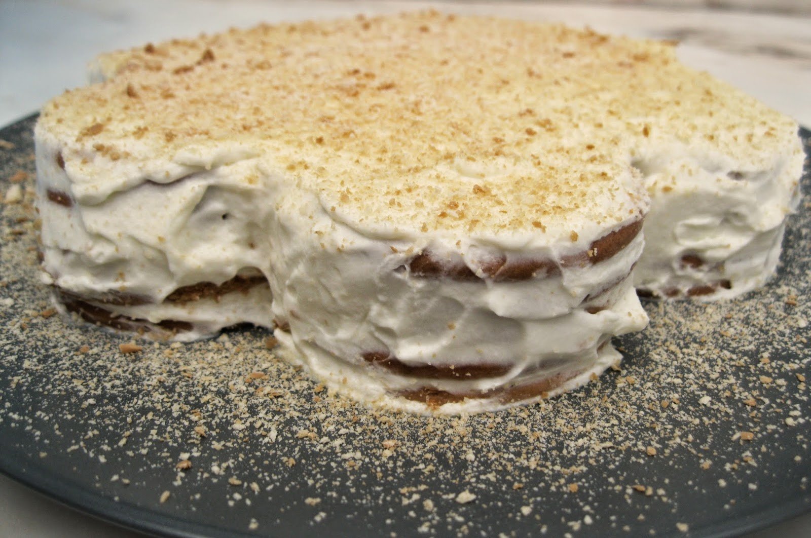 Bolo de Bolacha com Creme de Queijo