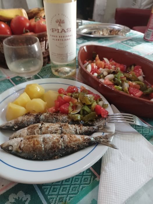 Sardinhada com Salada de Pimentos
