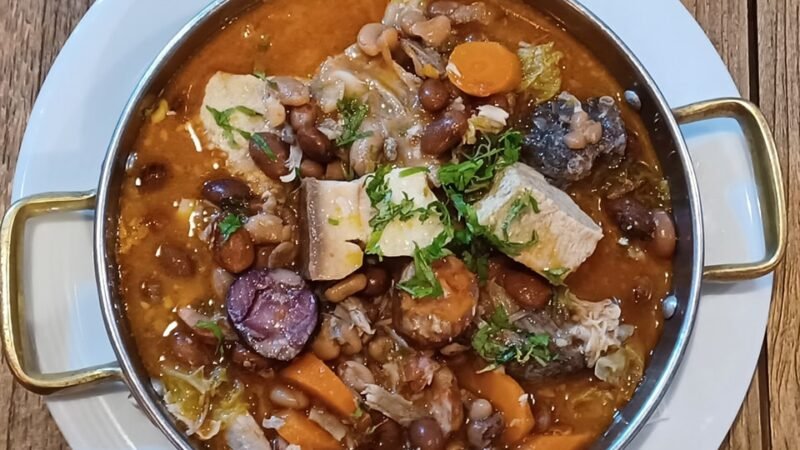 FEIJOADA DE PORCO — UM CLÁSSICO