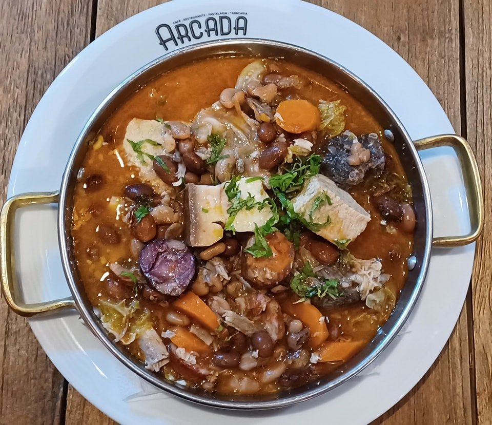 FEIJOADA DE PORCO — UM CLÁSSICO