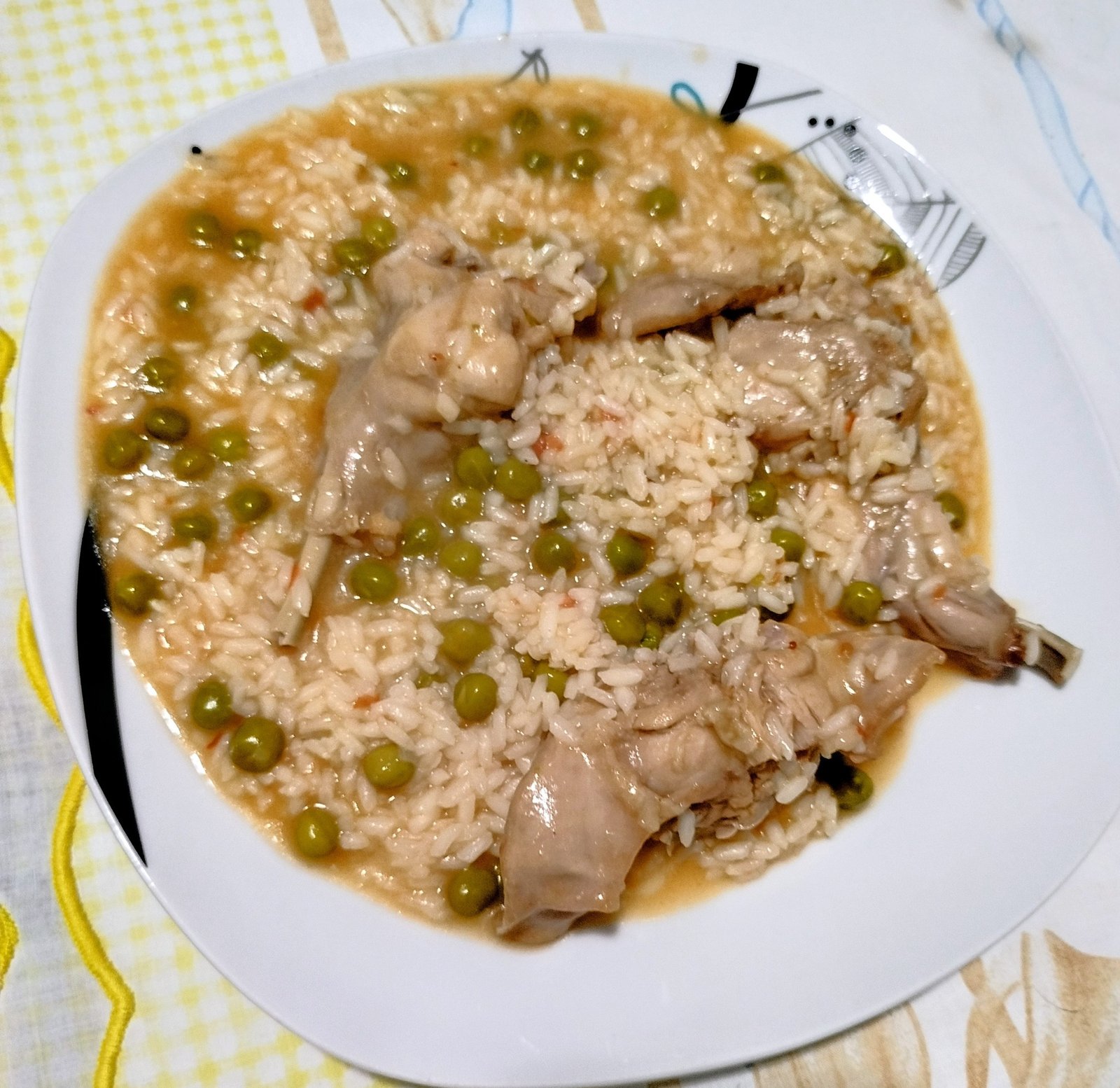 ARROZ DE COELHO COM ERVILHAS