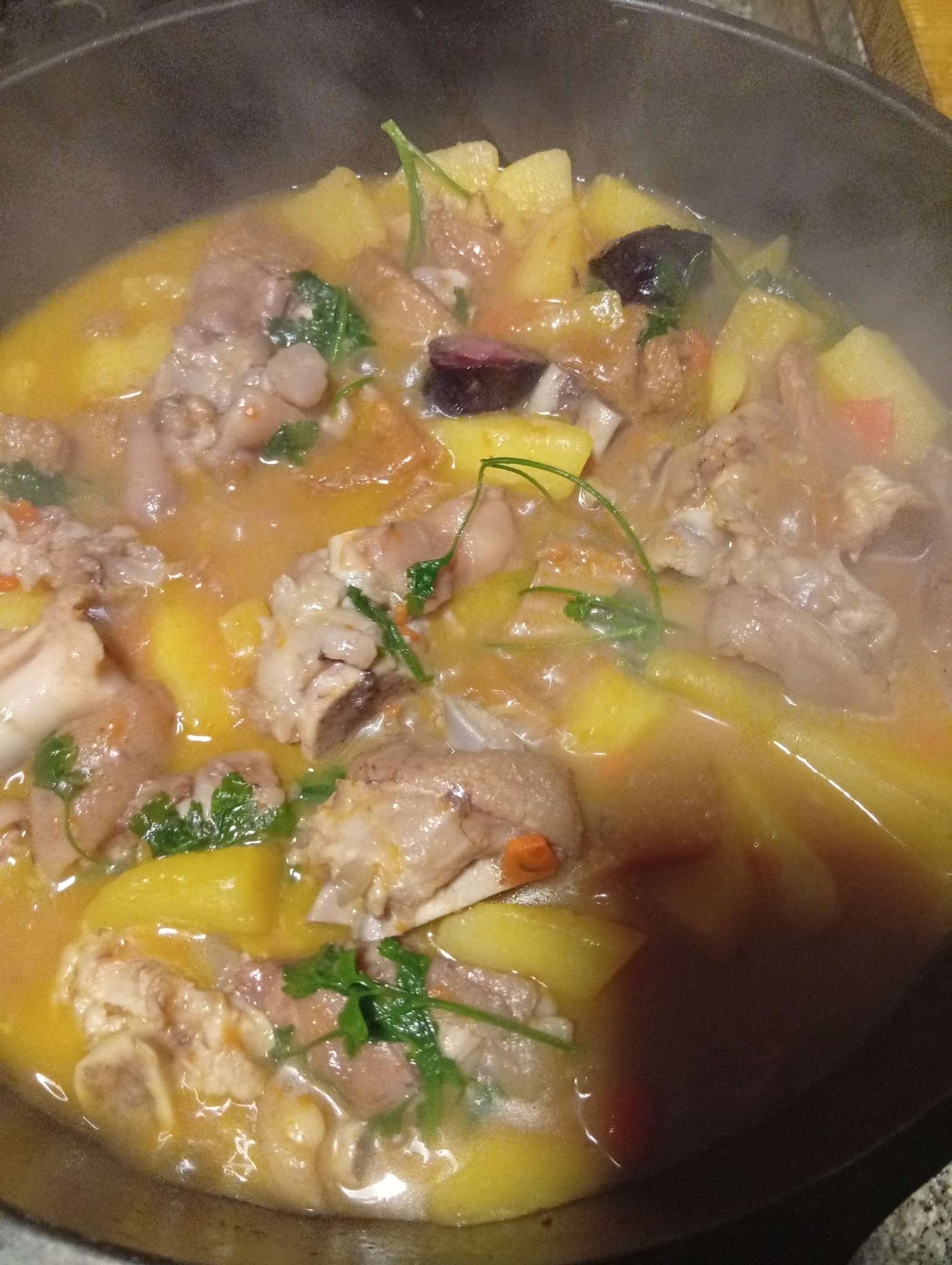 BATATAS COM CHISPE, DOBRADA E CHOURIÇO CASEIRO