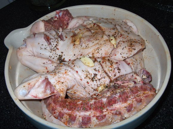 Leitão assado no forno