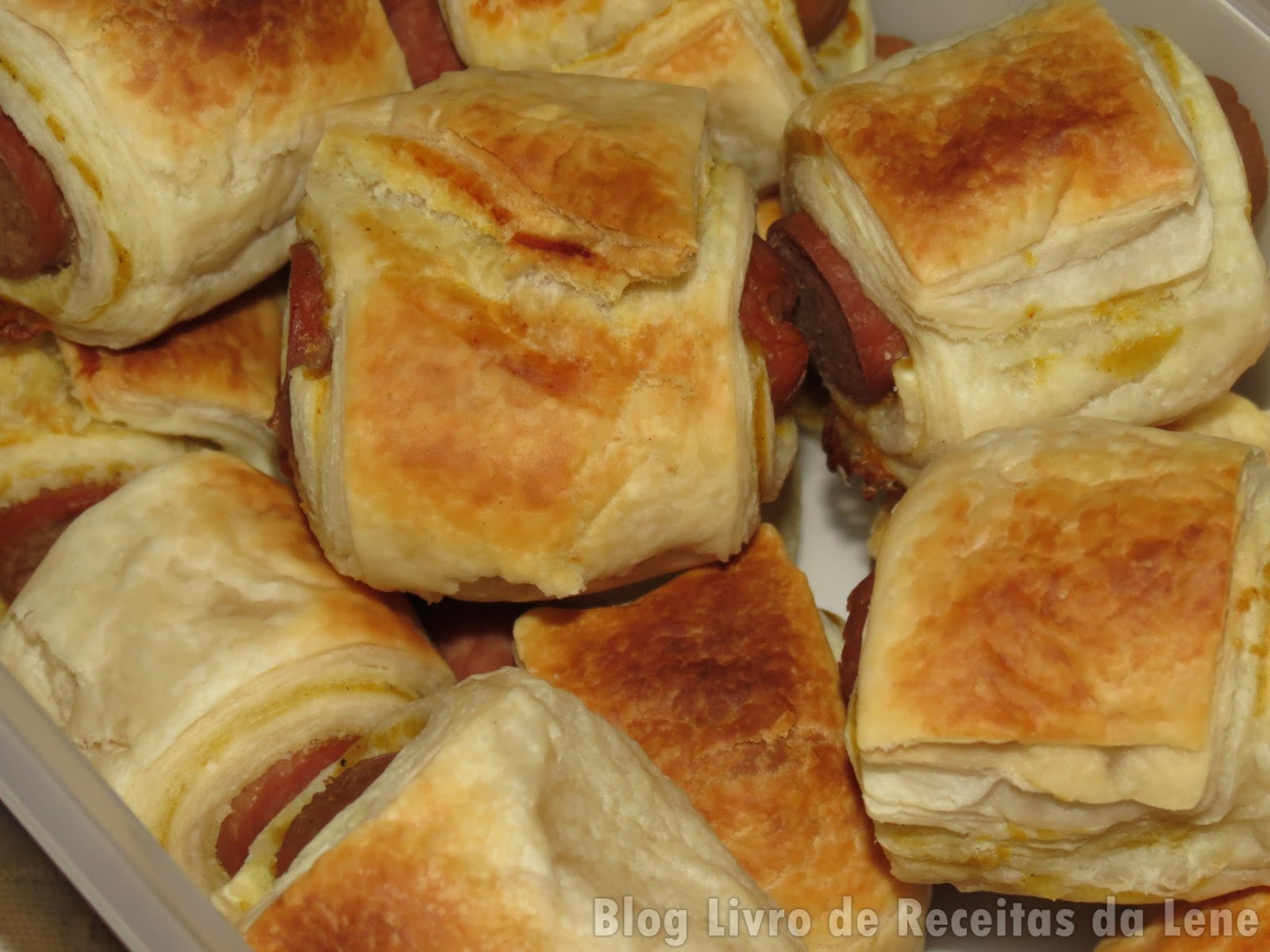 FOLHADOS DE SALSICHA