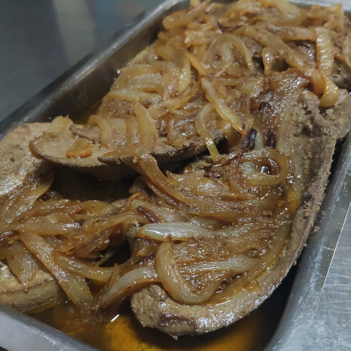 Fígado em Cebolada — Clássico Português