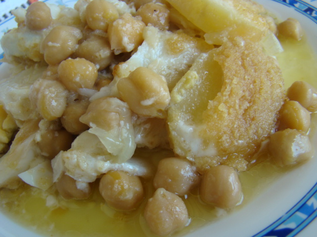 Bacalhau com grão e maionese no forno