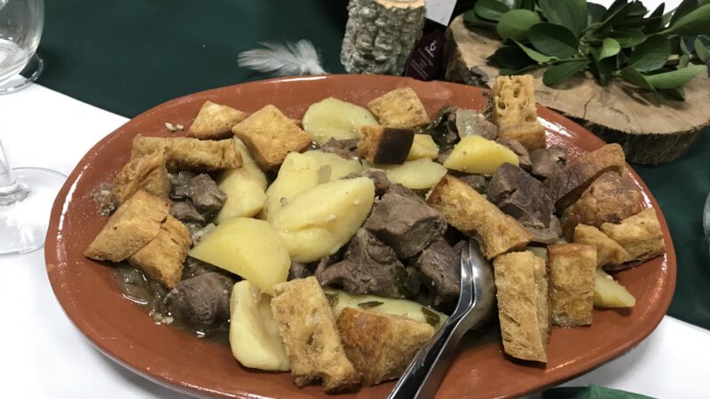 Coelho à Alentejana com Batata Cozida & Pão Torrado