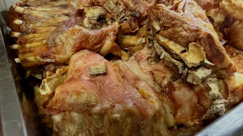 Cabrito Assado no Forno (à moda da casa)