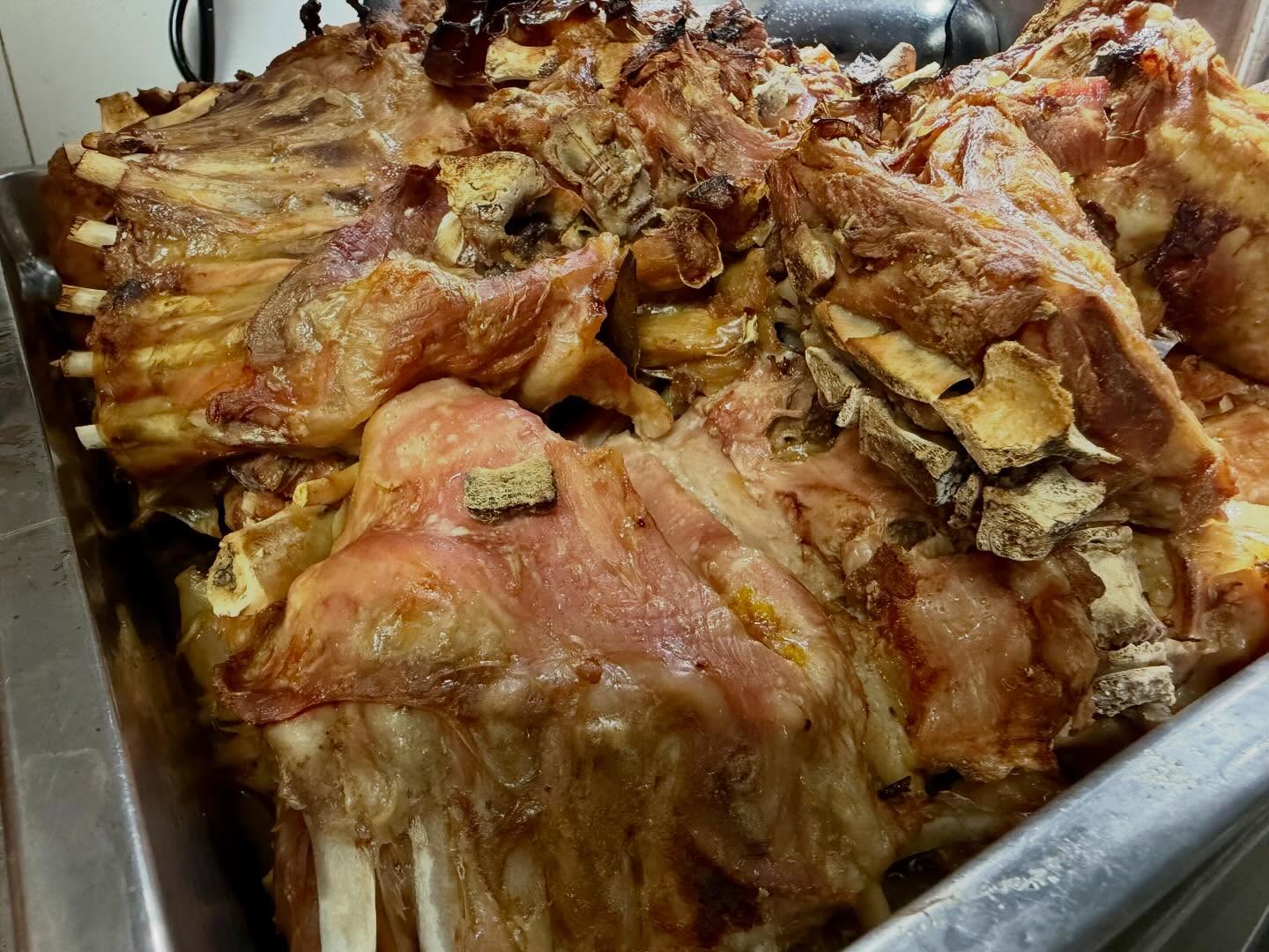 Cabrito Assado no Forno (à moda da casa)