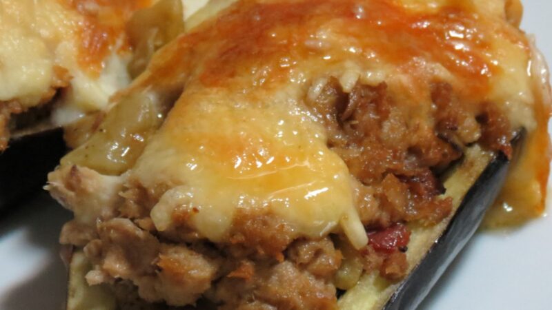 BERINGELA RECHEADA COM ATUM E BACON