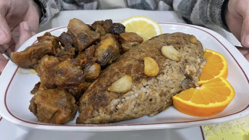 Migas acompanhadas com Carne de Alguidar