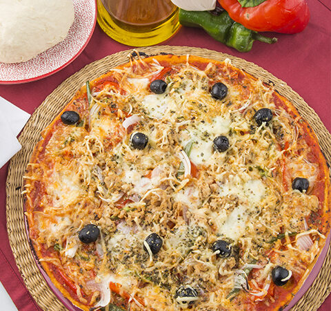 Pizza Mediterrânica (caseira, rápida e cheia de sabor)