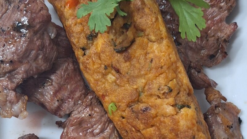 Migas de Pão e Coentros com Plumas de Porco