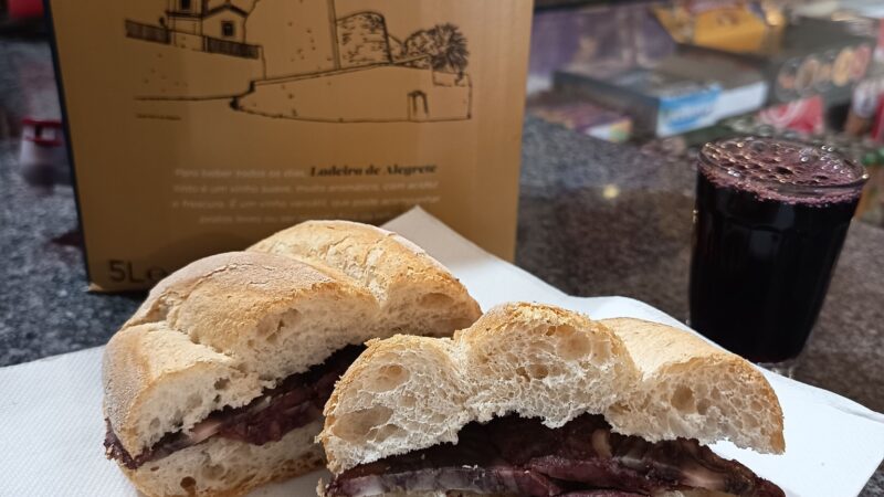 Sandes de Bucho: comida de raiz nem modernices