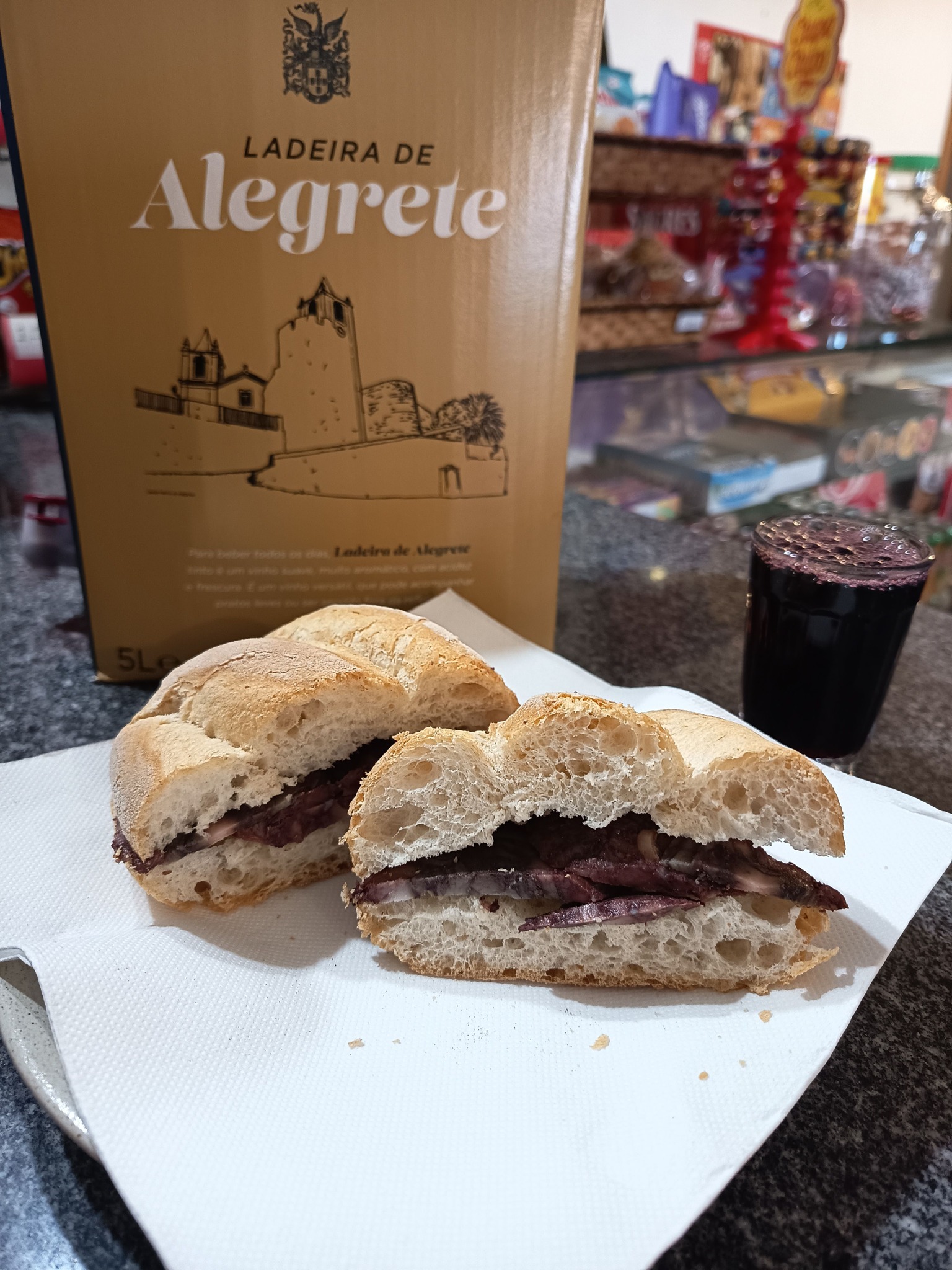 Sandes de Bucho: comida de raiz nem modernices