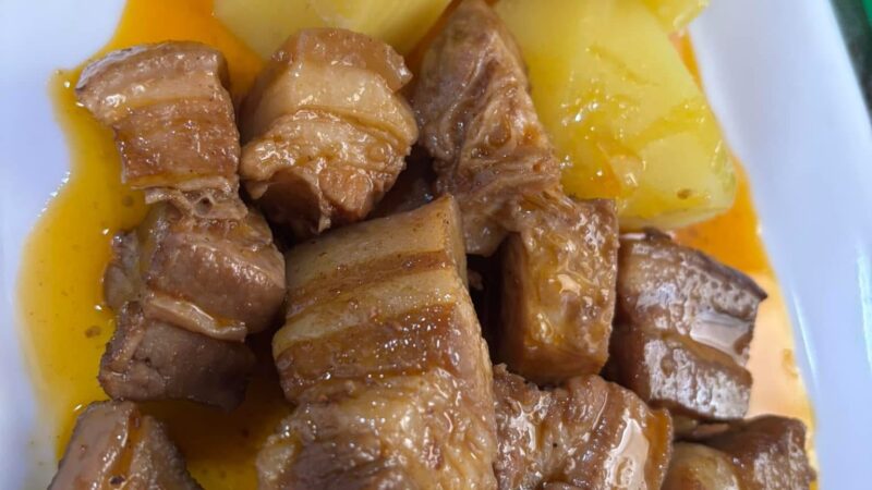 Entremeada de Porco Estufada com Batata Cozida