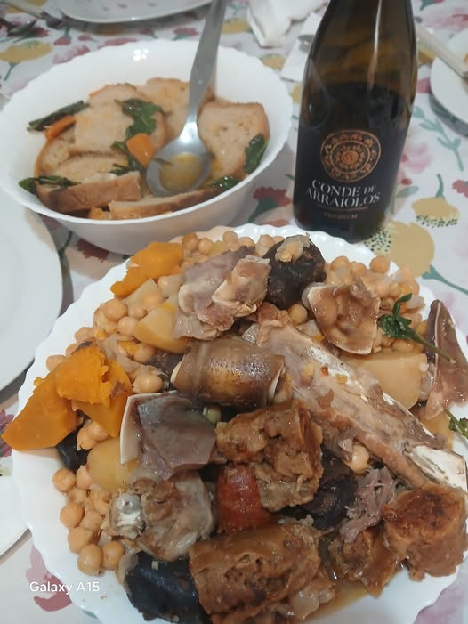 Cozido de Grão com Enchidos à Alentejana