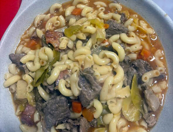 Massinha com Carne de Porco e Vegetais