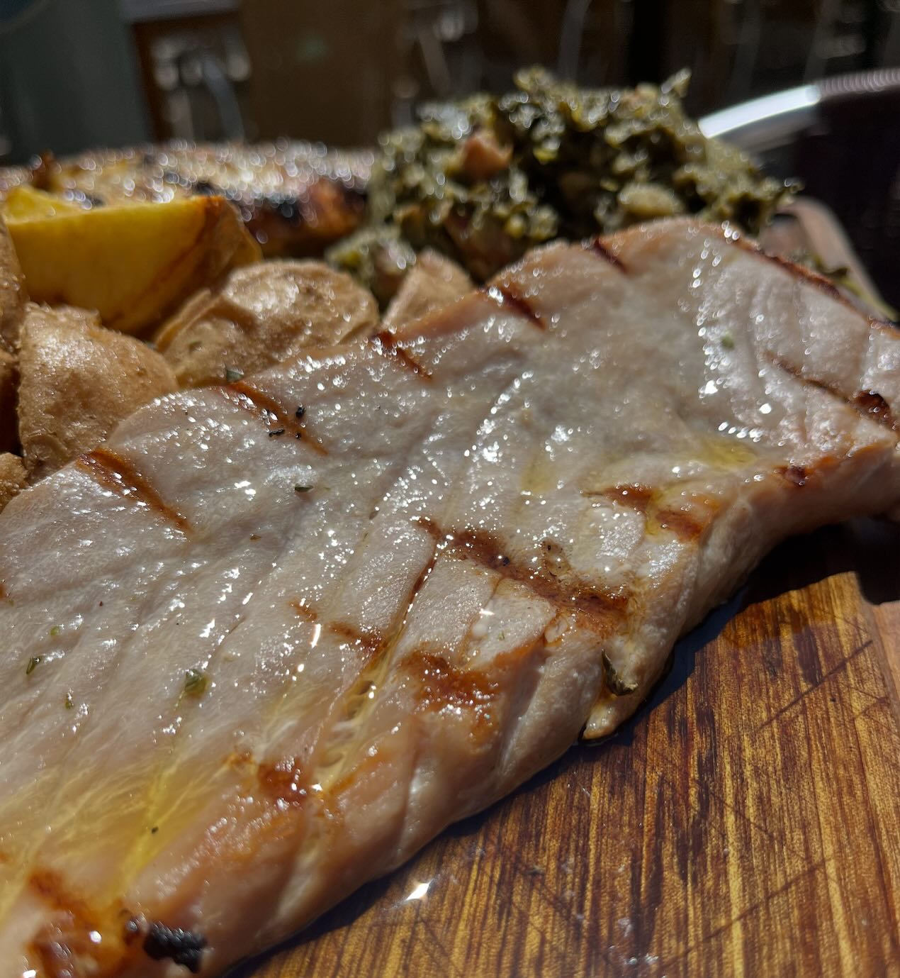 BARRIGA DE ATUM NA FRIGIDEIRA