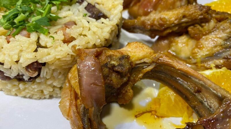 Coelho Frito com Arroz de Enchidos