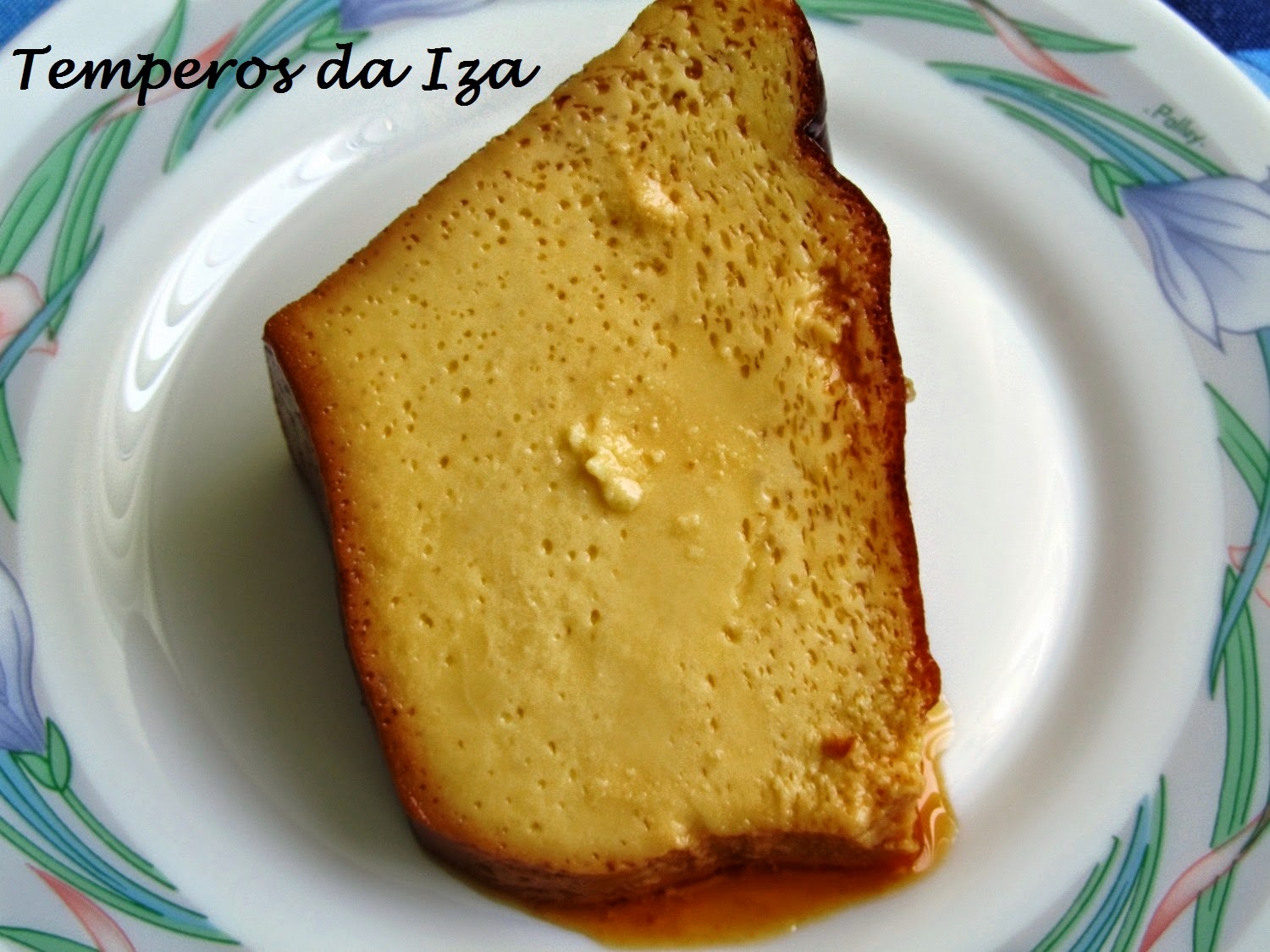 Pudim de Iogurte Grego e Caramelo