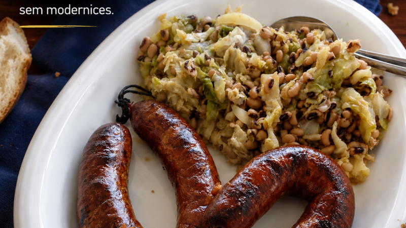 Alheiras na Brasa com Migas de Feijão e Couve