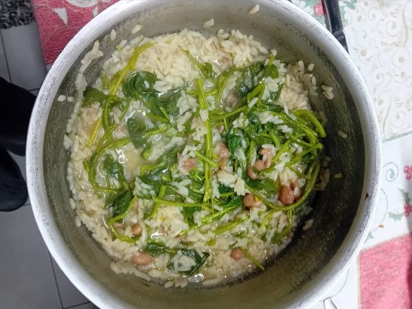 Receita de Entrecosto Grelhado na Brasa com Arroz de Grelos