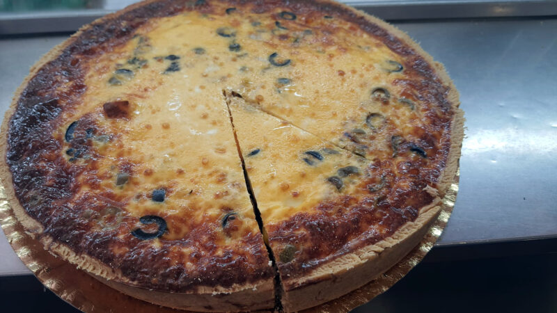 Quiche atum com azeitonas