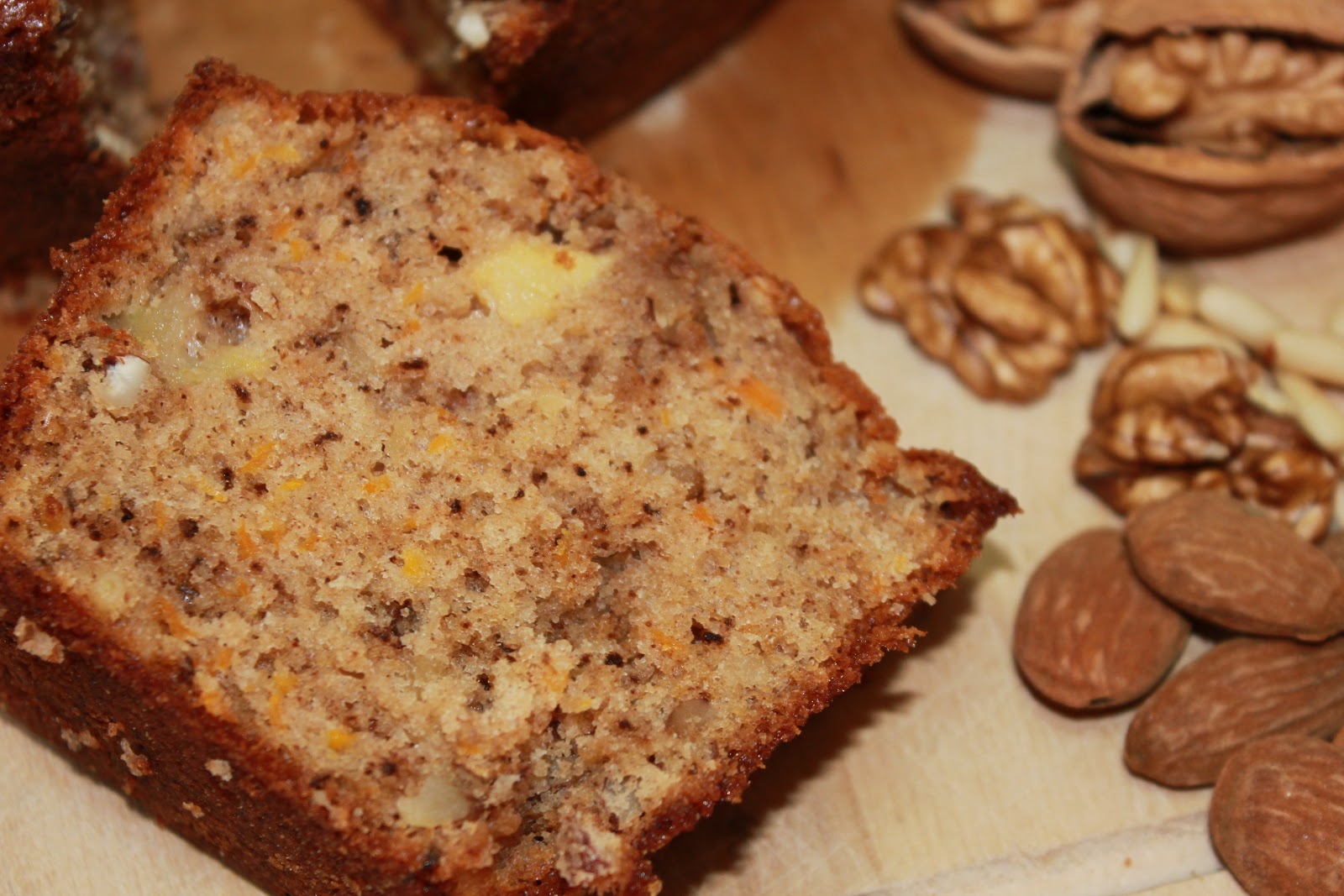 Bolo de frutos secos para um domingo chuvoso