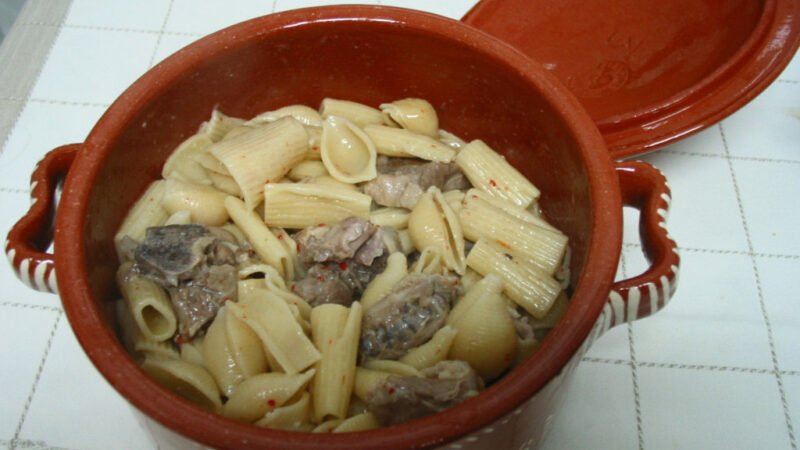 Macarrão com Cabrito ou Borrego