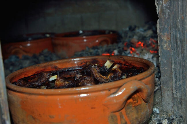 Receita tradicional de cabra velha e vinho tinto – Chanfana